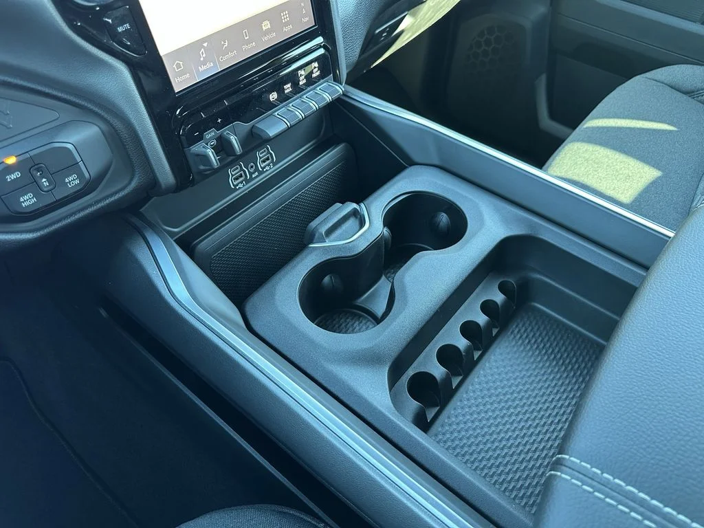 2026 RAM 3500 Big Horn - Photo 25