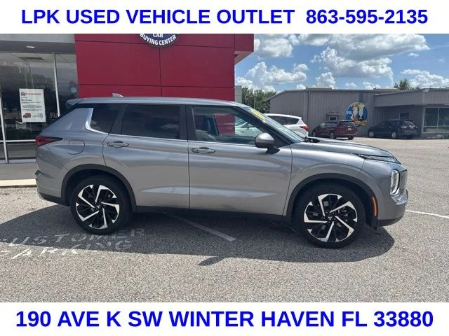 Used 2024  Mitsubishi SE image 2