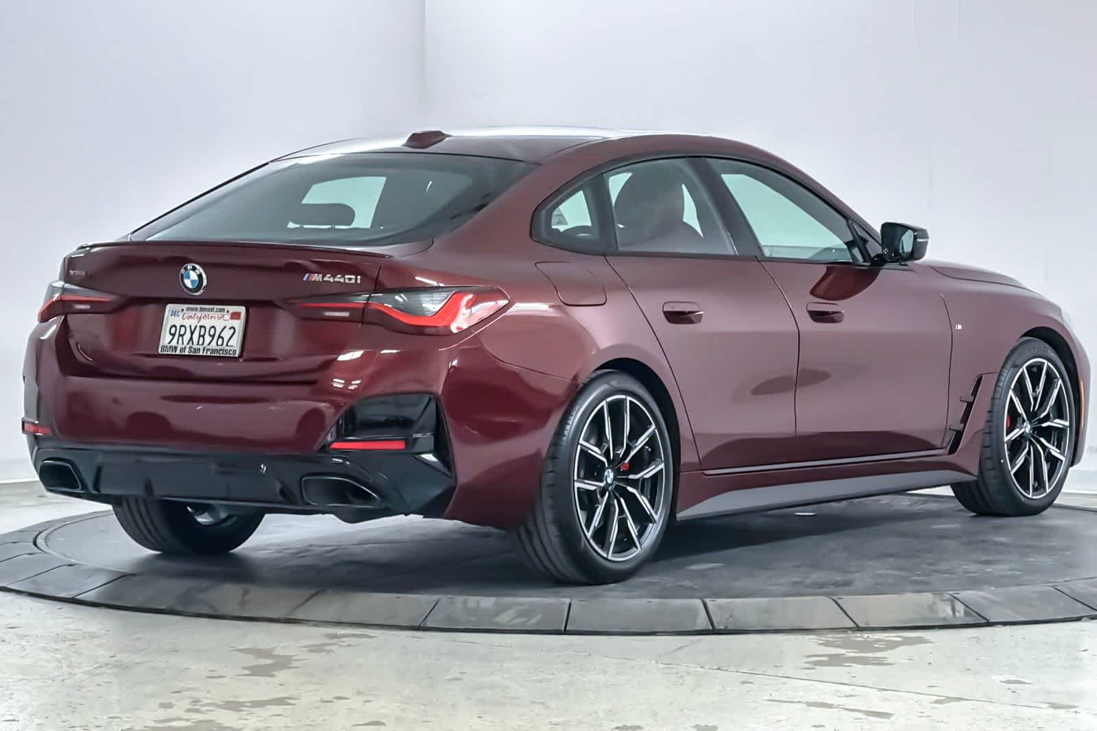 Used 2022 Aventurin Red Metallic BMW M440i xDrive image 2