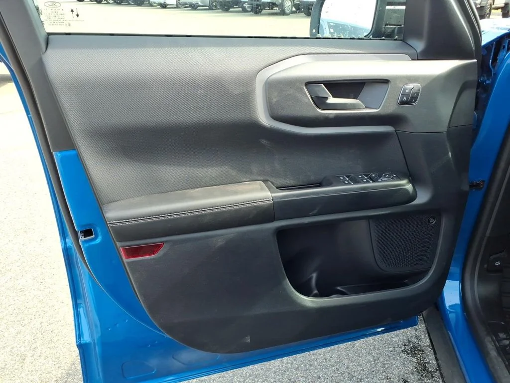 New 2026 Velocity Blue Metallic Ford Outer Banks image 13