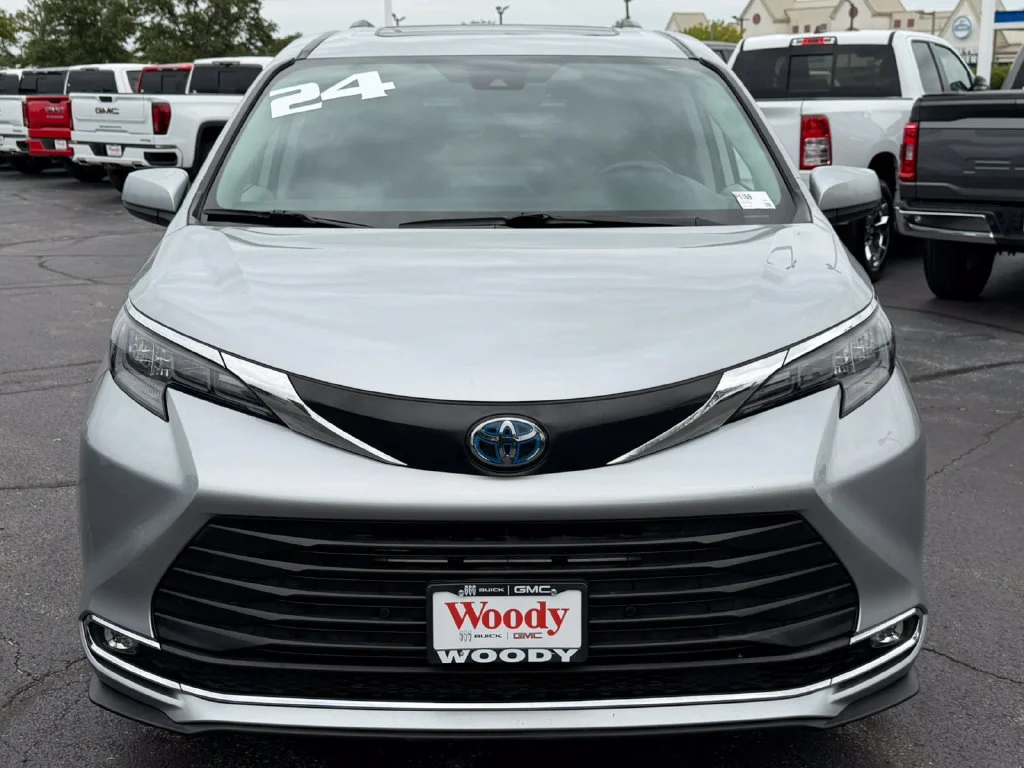 2024 Toyota Sienna XLE - Photo 15
