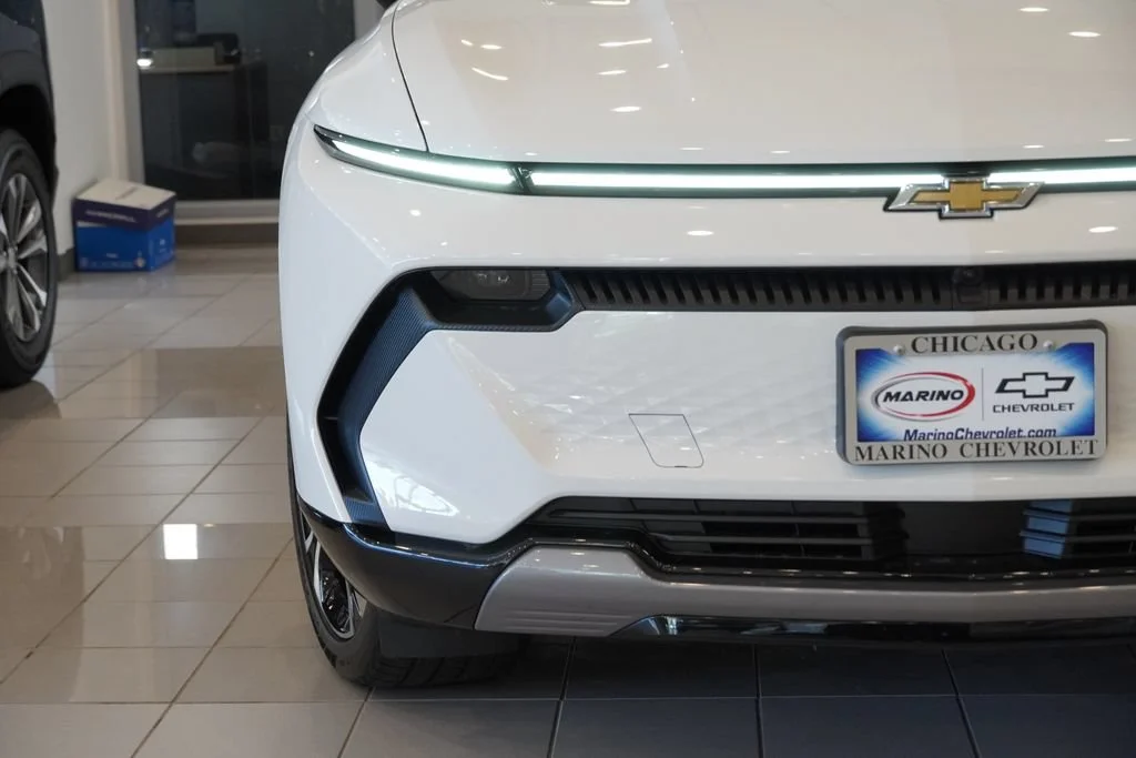 New 2026 Summit White Chevrolet LT image 32
