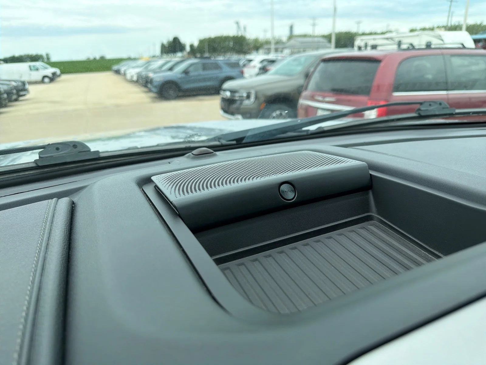 Used 2022 Iconic Silver Metallic Ford LARIAT image 25