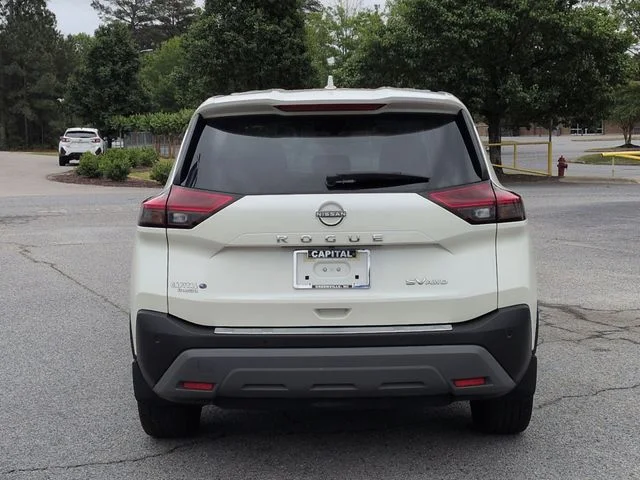 Used 2023 White Nissan SV image 4