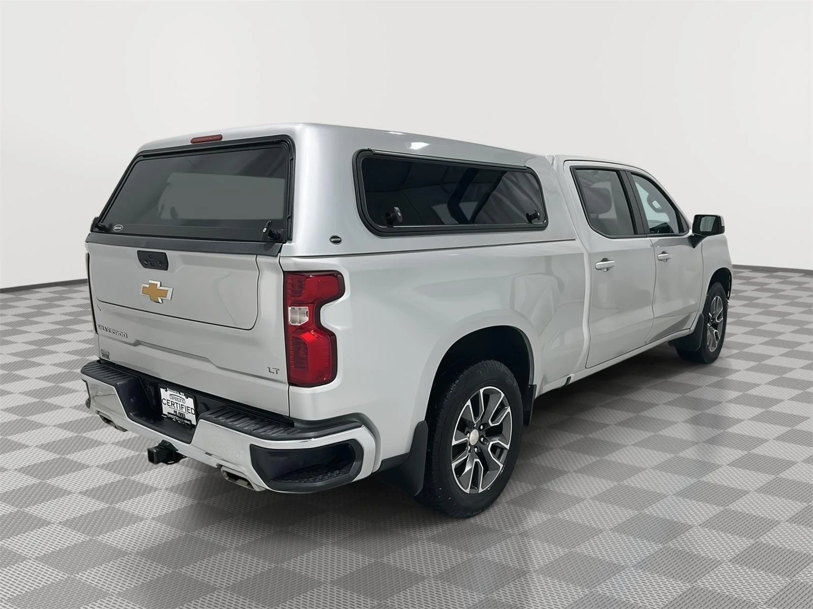 Used 2021 SILVER ICE METALLIC Chevrolet LT image 5