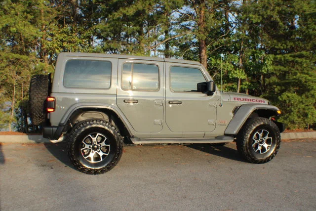 Used 2022  Jeep Unlimited Rubicon image 2