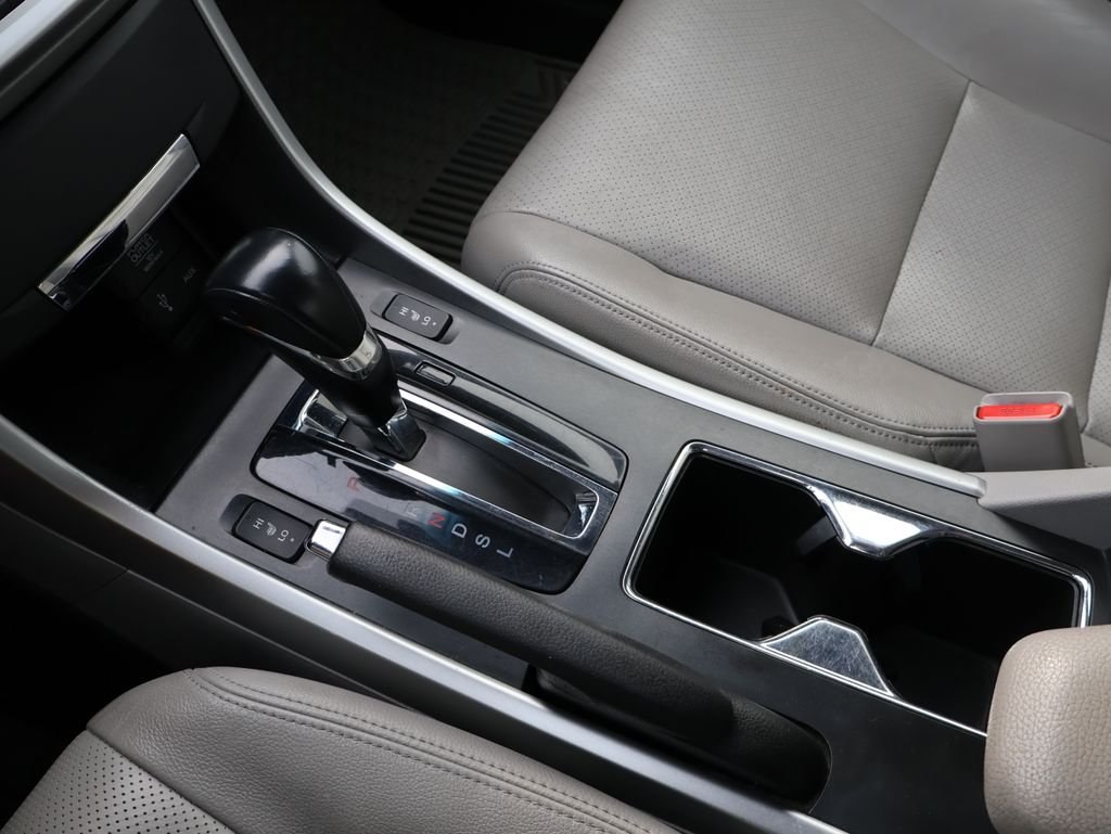 Used 2013  Honda EX-L image 22