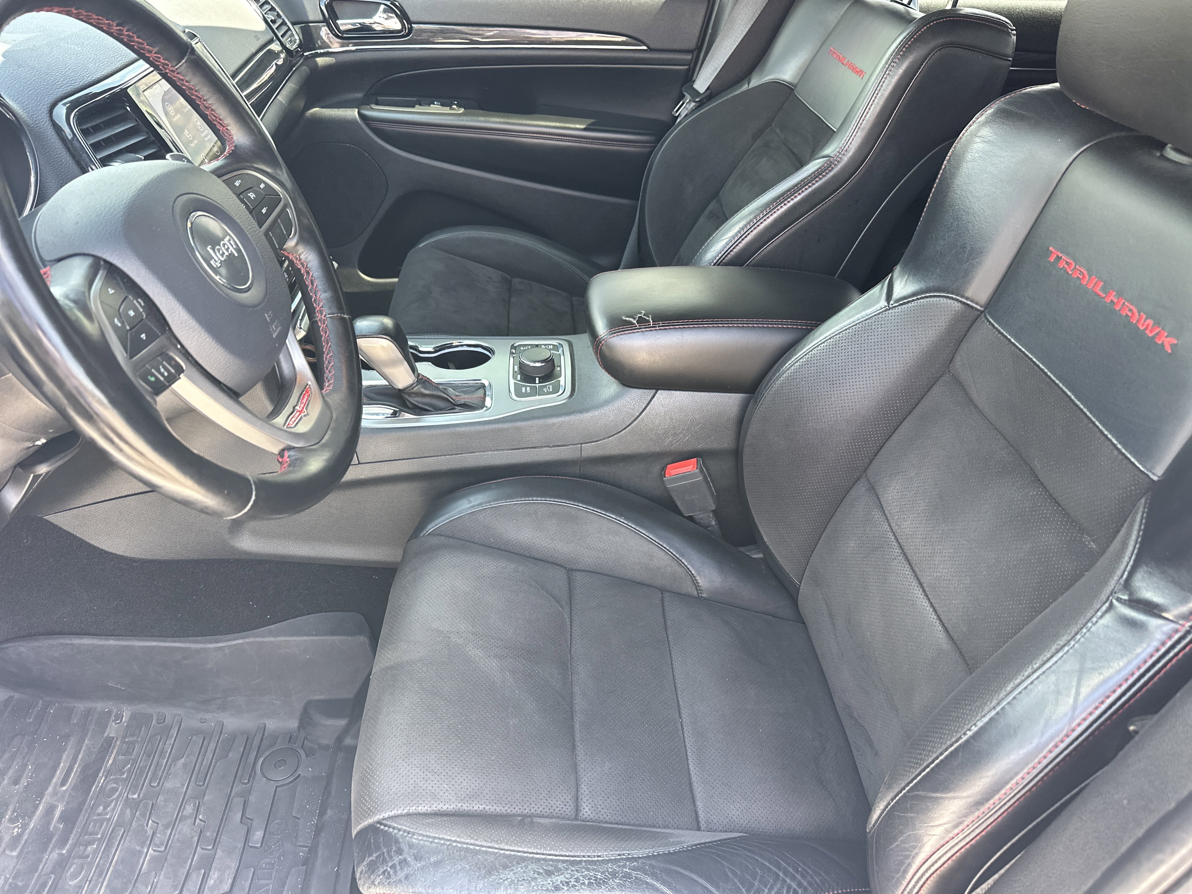Used 2020 Bright White Clearcoat Jeep Trailhawk image 10