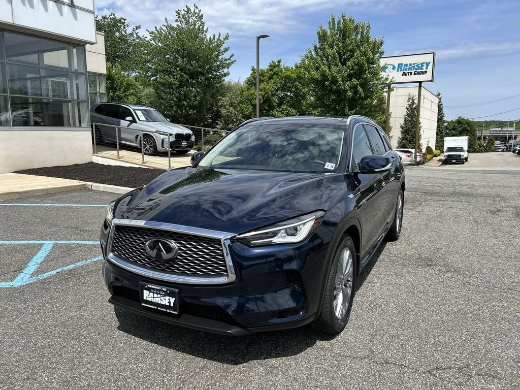 Certified Used 2023 Blue INFINITI LUXE image 4