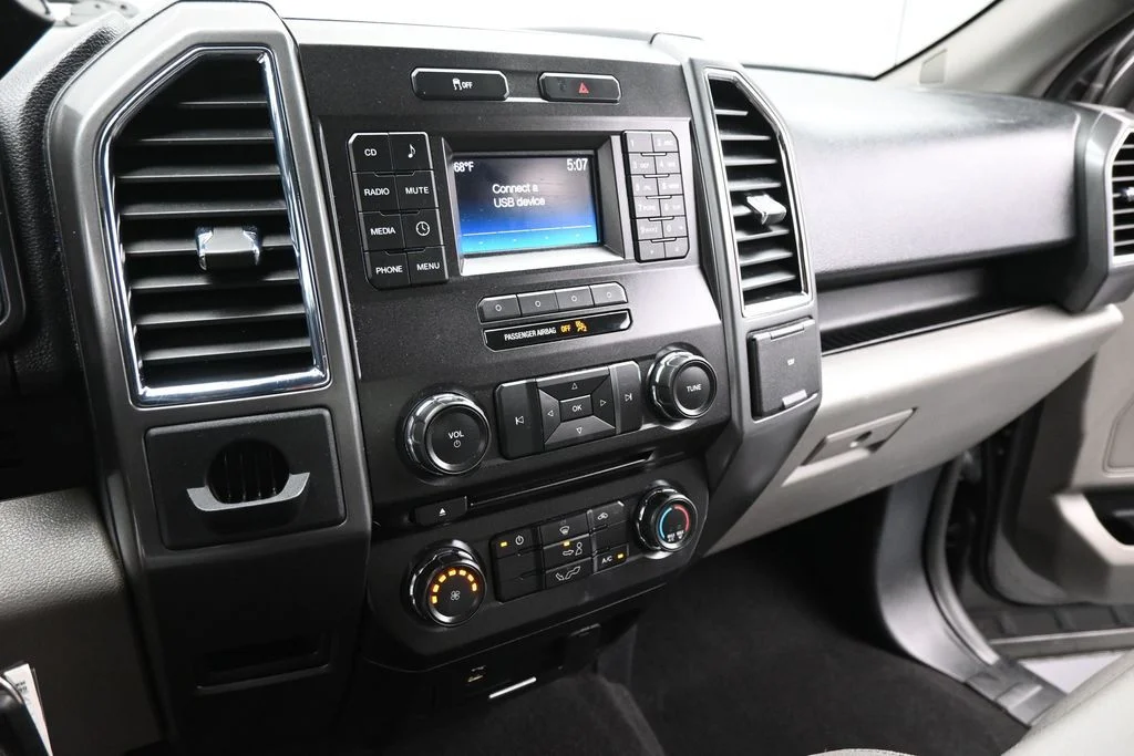 Used 2017 Gray Ford XLT image 12