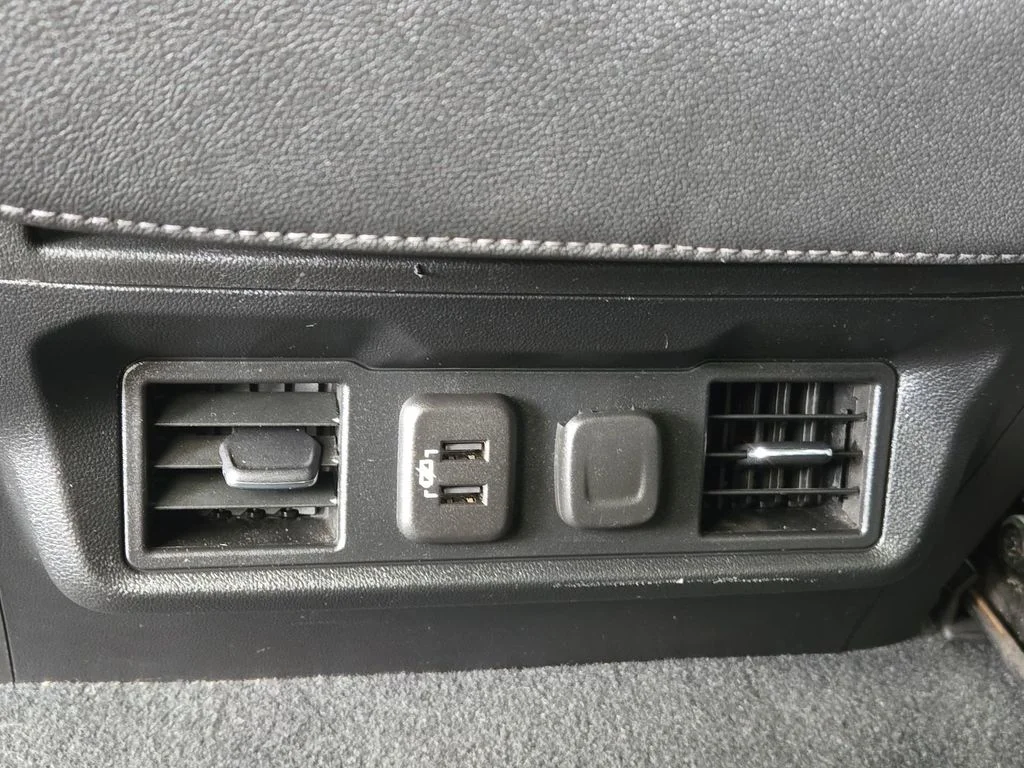 Used 2021 White GMC Elevation image 40