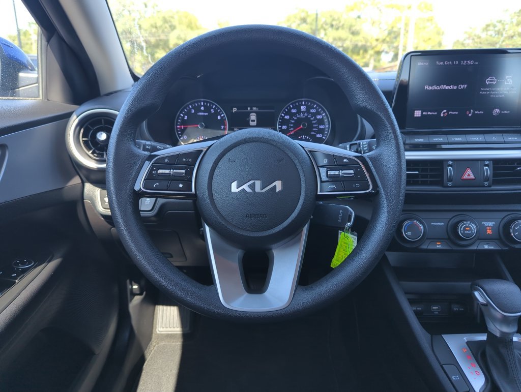 Used 2023 Blue Kia LXS image 17