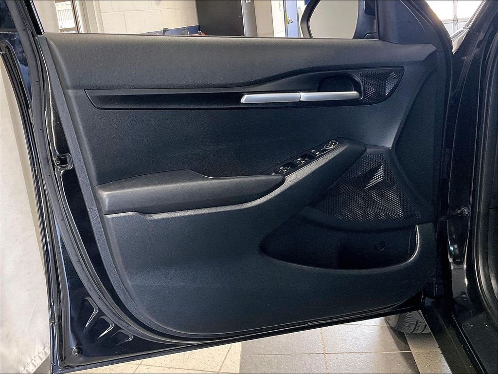 Used 2023 Black Kia LX image 9