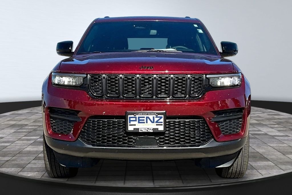 Used 2024 Jeep Grand Cherokee Altitude with VIN 1C4RJHAG9R8600481 for sale in Rochester, Minnesota