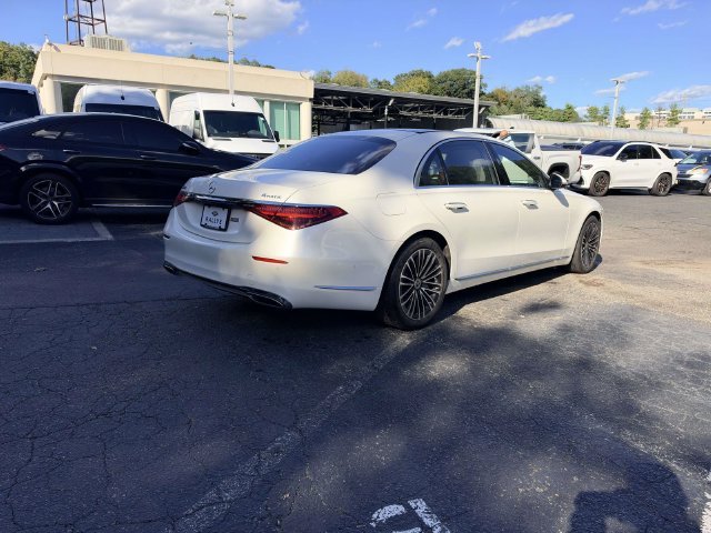Used 2022 White Mercedes-Benz S 580 image 3