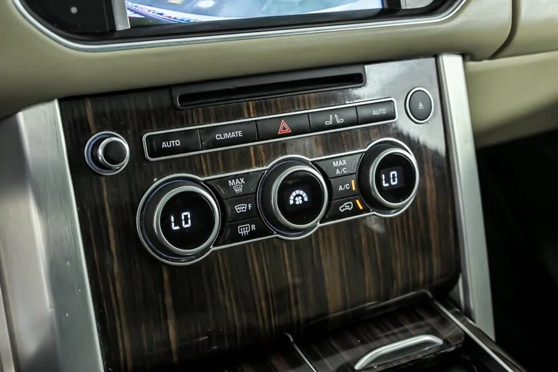 Used 2015 Fuji White Land Rover Supercharged image 29