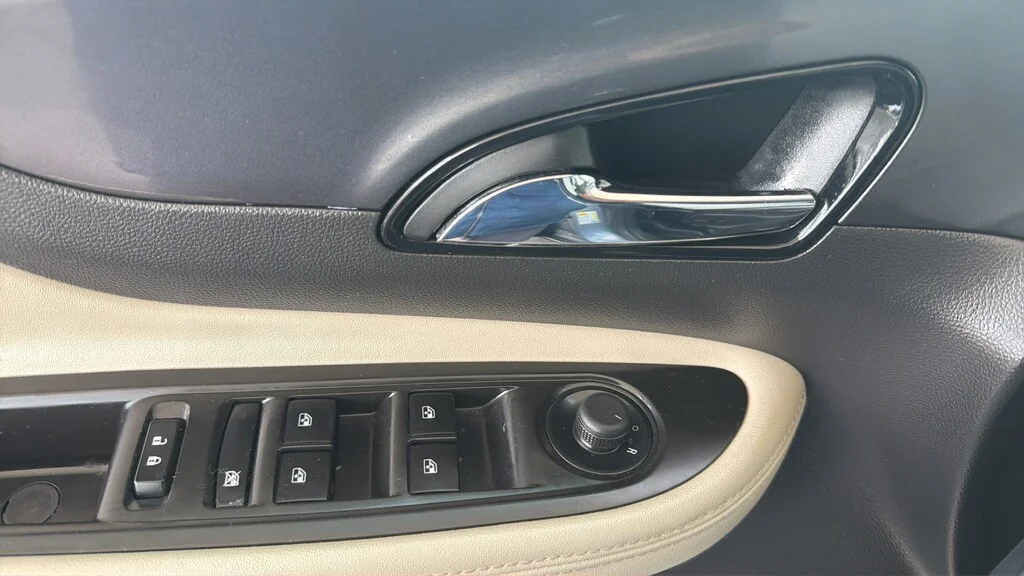 Used 2020 Satin Steel Buick Sport Touring image 18