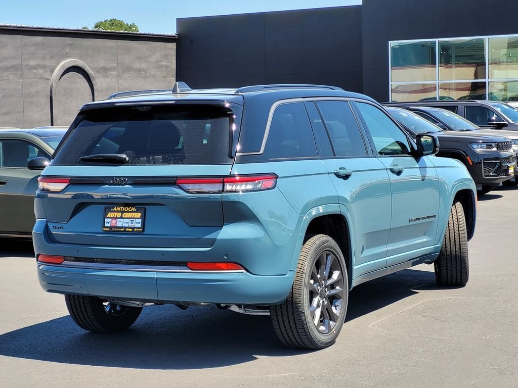 New 2026 Steel Blue Exterior Paint Jeep Limited Reserve image 3