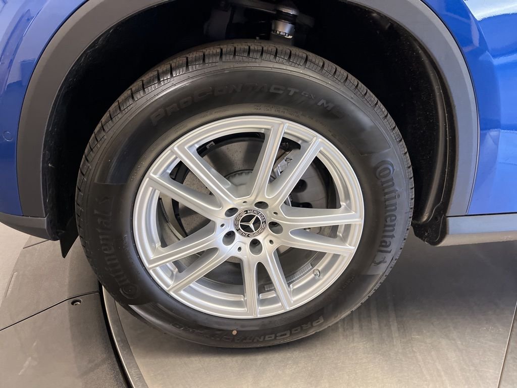 Used 2026 Starling Blue Metallic Mercedes-Benz GLC 300 image 10