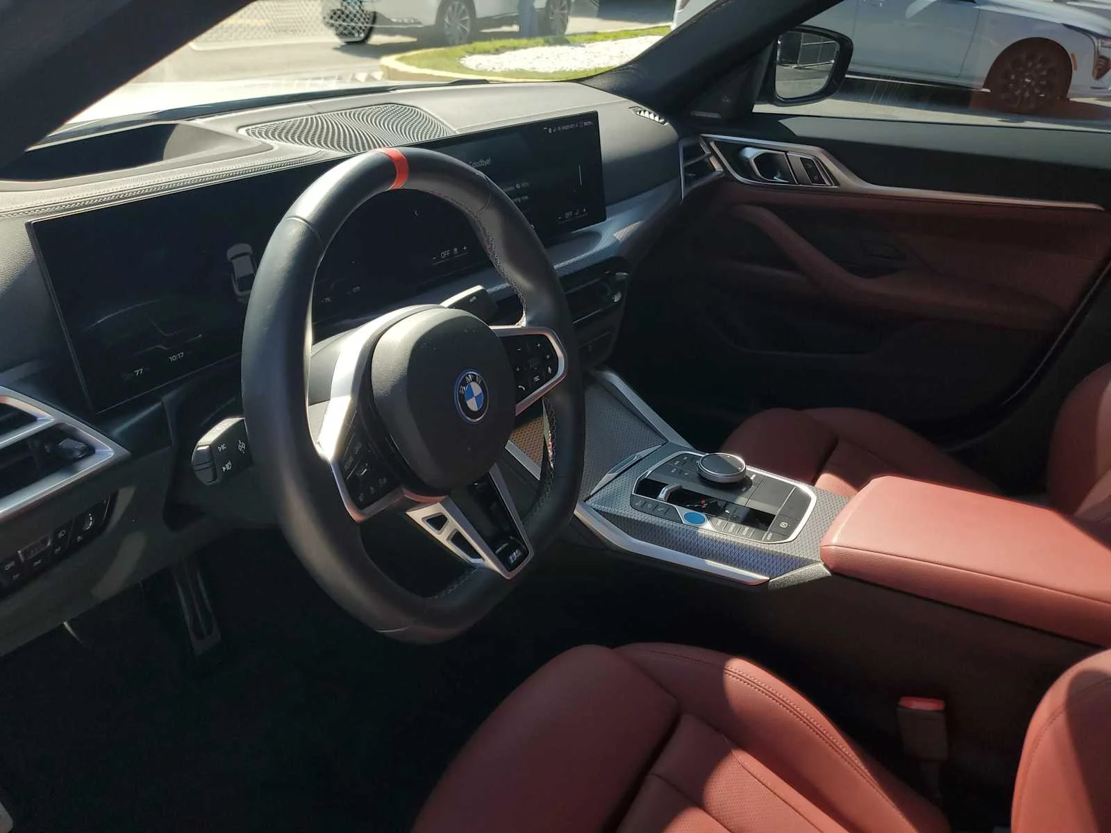 Used 2025 White BMW M50 image 18