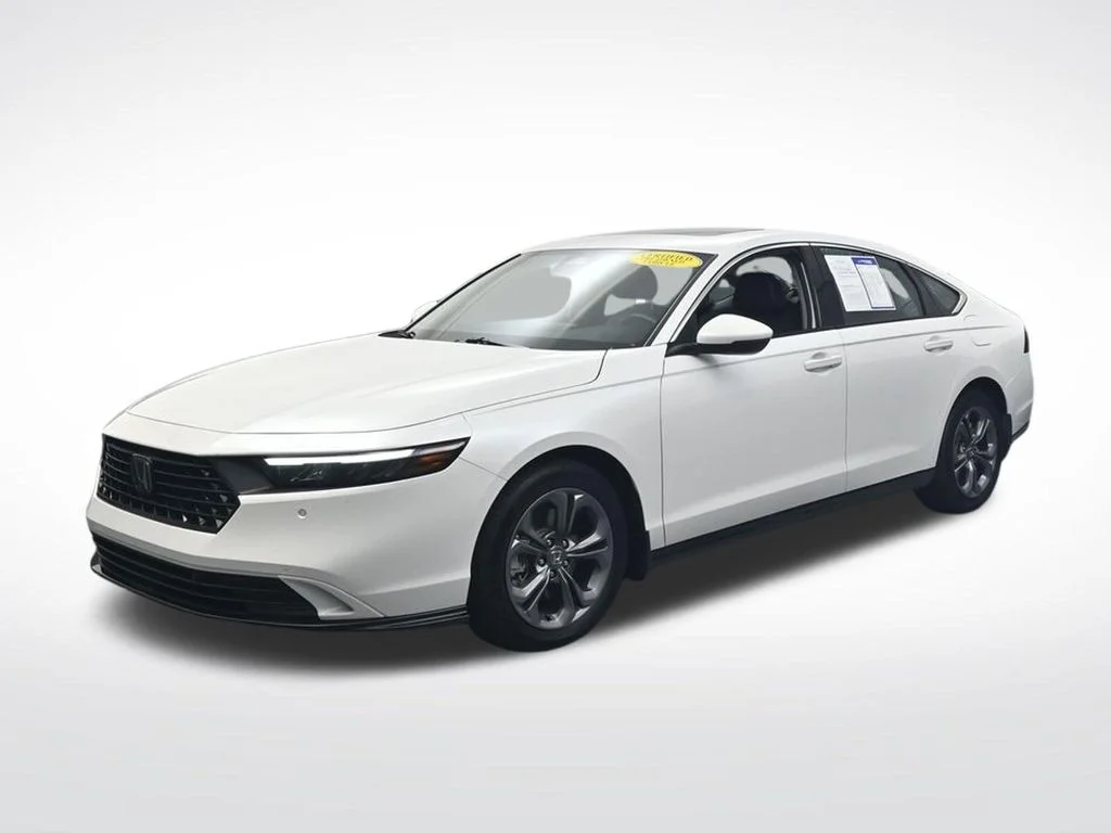 Certified Used 2025 Platinum White Pearl Honda EX-L image 9