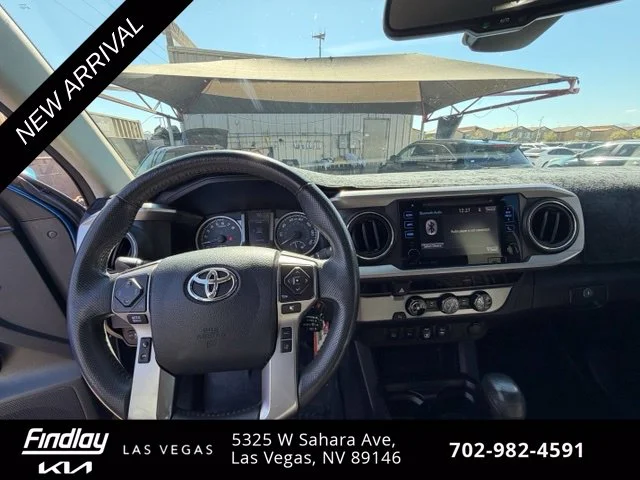 Used 2018 Blue Toyota SR5 image 10