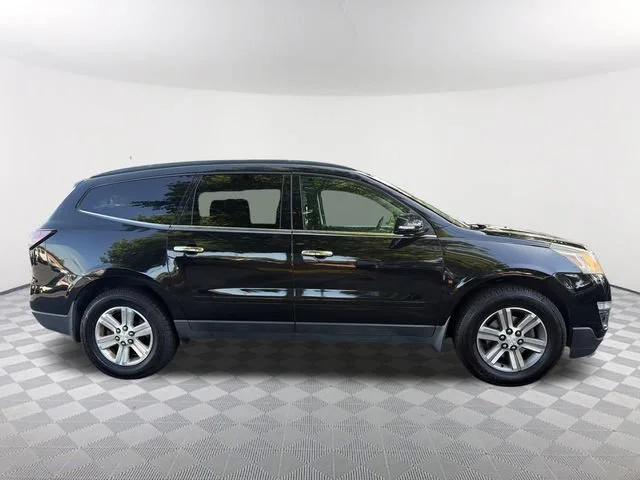 Used 2017 MOSAIC BLACK METALLIC Chevrolet LT image 4