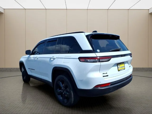 Used 2024 White Jeep Limited image 10