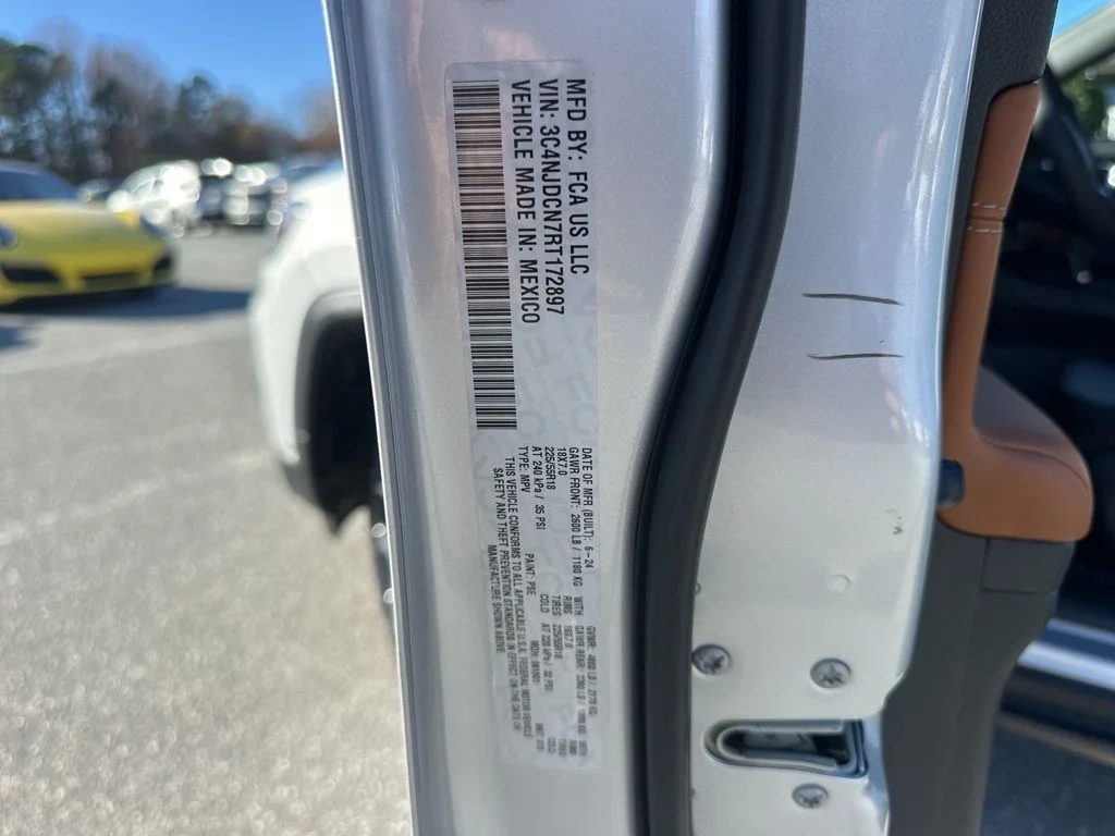Used 2024 Silver Jeep Limited image 33