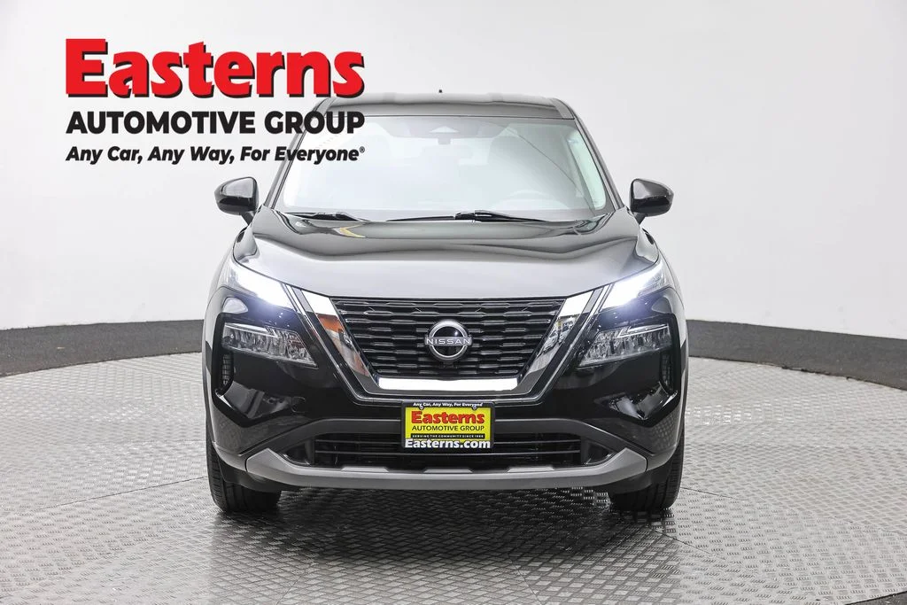 Used 2023 Black Nissan SV image 2