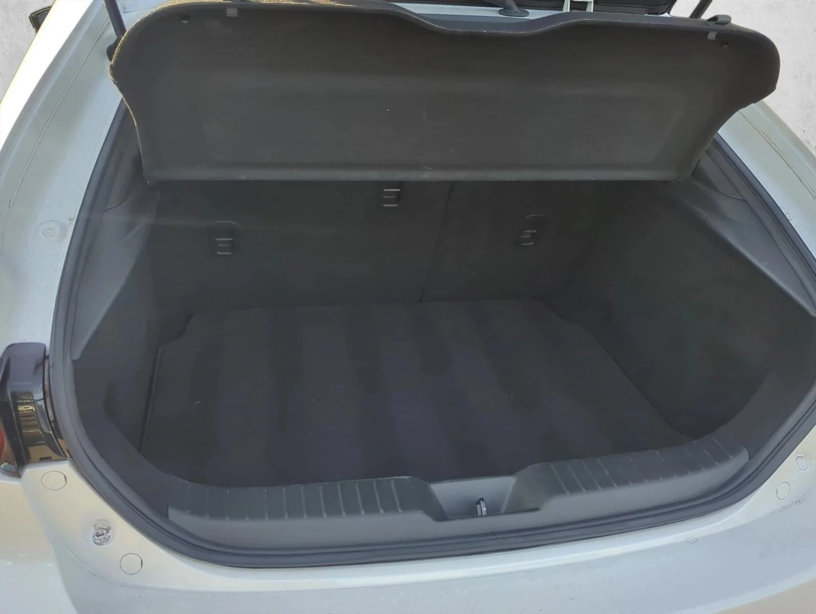 Used 2023 Snowflake White Pearl Mica Mazda 2.5 S Premium image 24