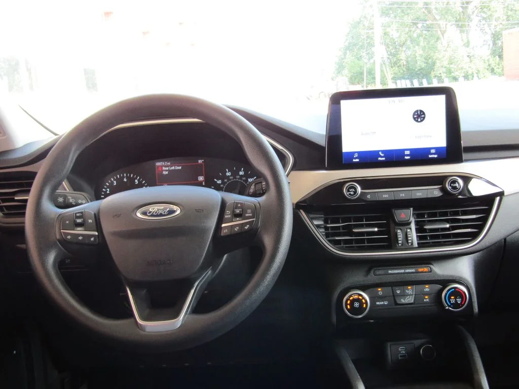 Used 2021 White Ford SE image 5