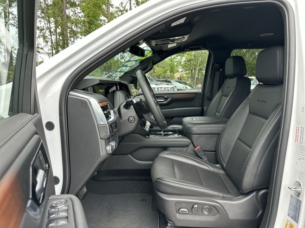 2025 GMC Yukon XL Denali - Photo 19