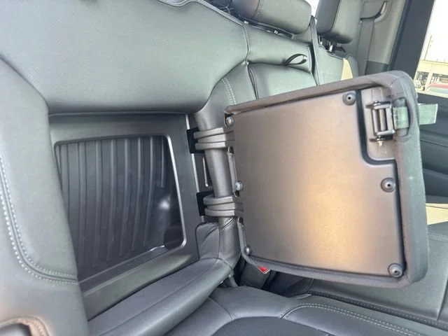 Used 2023 SUMMIT WHITE GMC SLT image 41