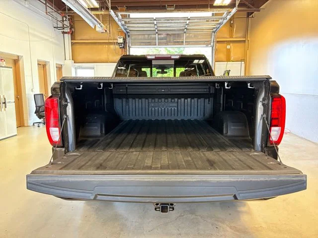 Used 2019  GMC Elevation image 24