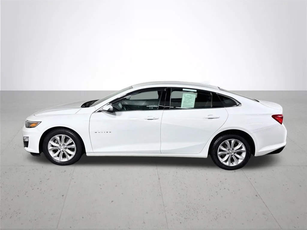 Used 2023 White Chevrolet LT image 9