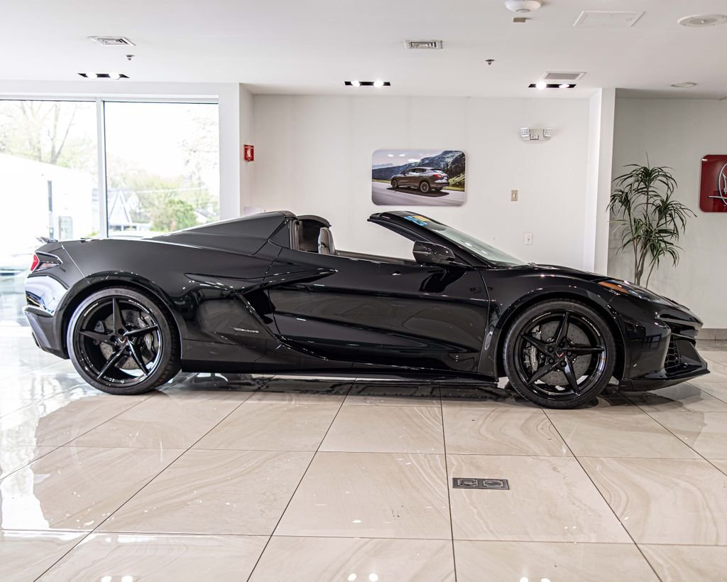 Used 2025 Black Chevrolet E-Ray image 9