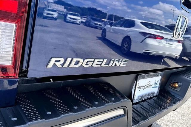 Used 2017  Honda RTL-T image 24