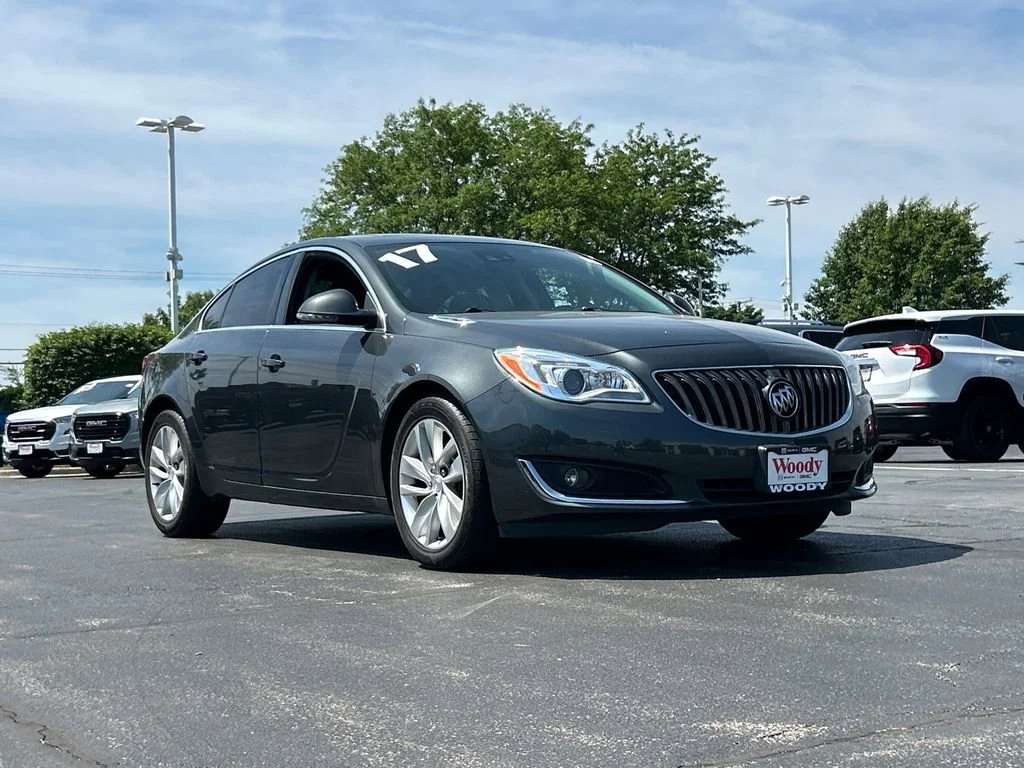 Used 2017 Buick Regal Premium 2 with VIN 2G4GR5GX7H9125790 for sale in Naperville, IL