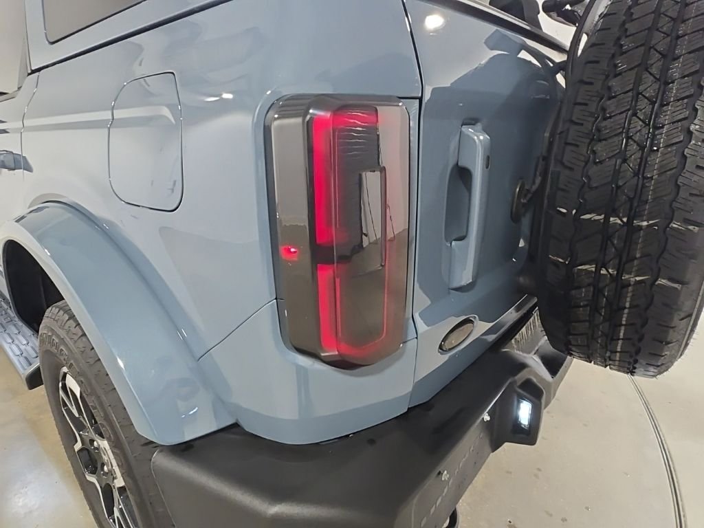 Used 2025 Azure Gray Metallic Ford Outer Banks image 11