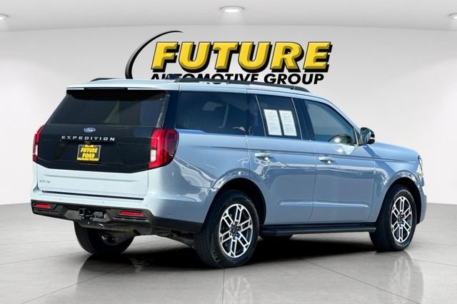 Used 2025 Gray Ford Active image 3