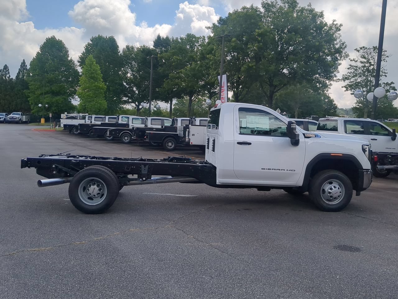 New 2026 Summit White GMC Pro image 9