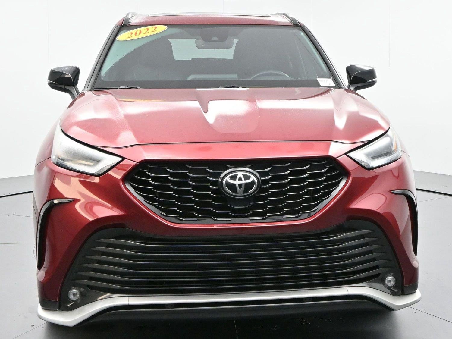 Used 2022 Ruby Flare Pearl Toyota XSE image 2