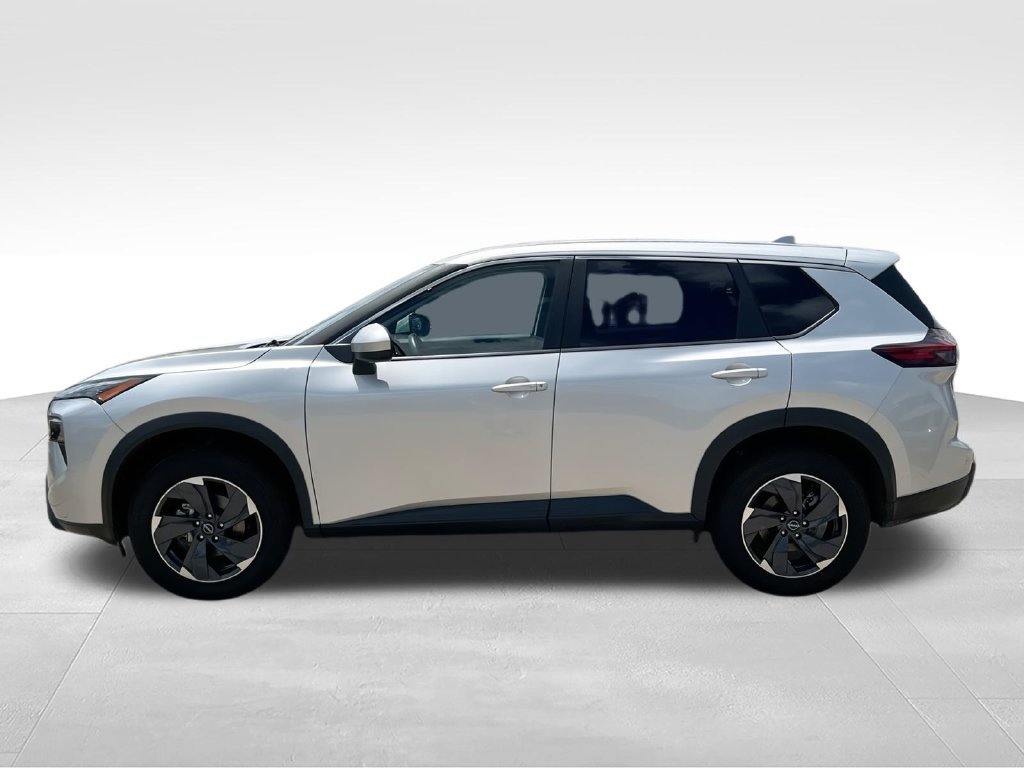 Used 2025 Silver Nissan SV image 5
