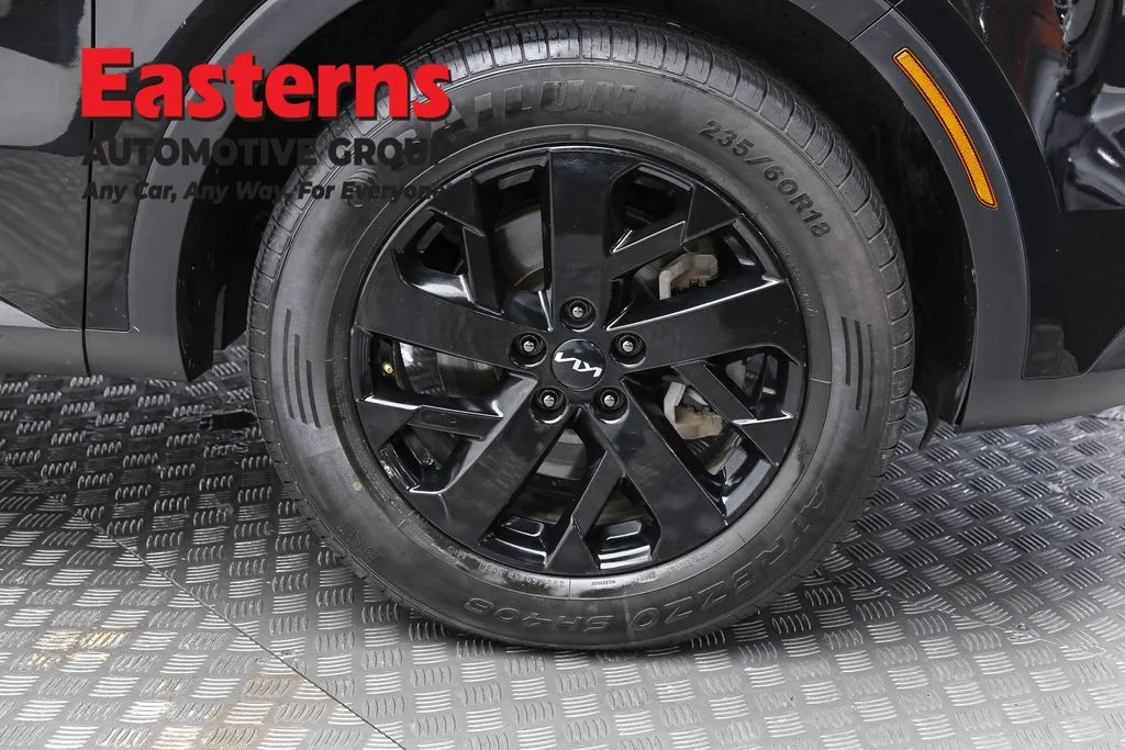 Used 2022 Black Kia S image 31