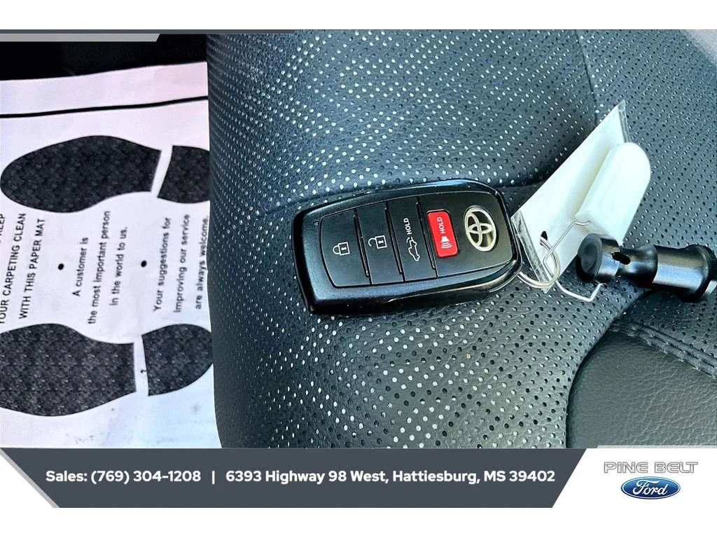Used 2023 Ice Cap Toyota SR5 image 9