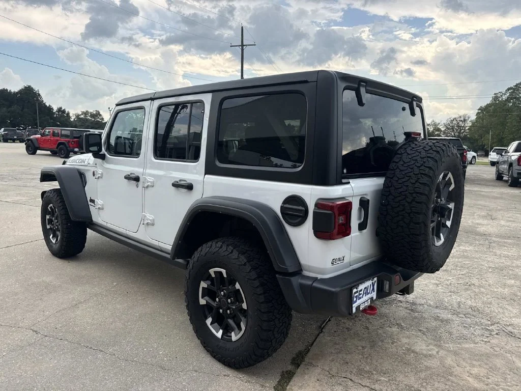 Used 2025 White Jeep Rubicon image 10