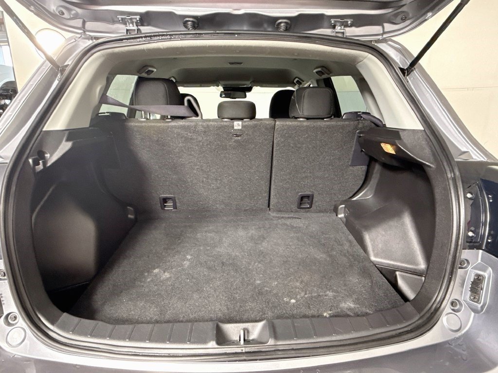 Used 2026 Alloy Silver Metallic Mitsubishi ES image 30