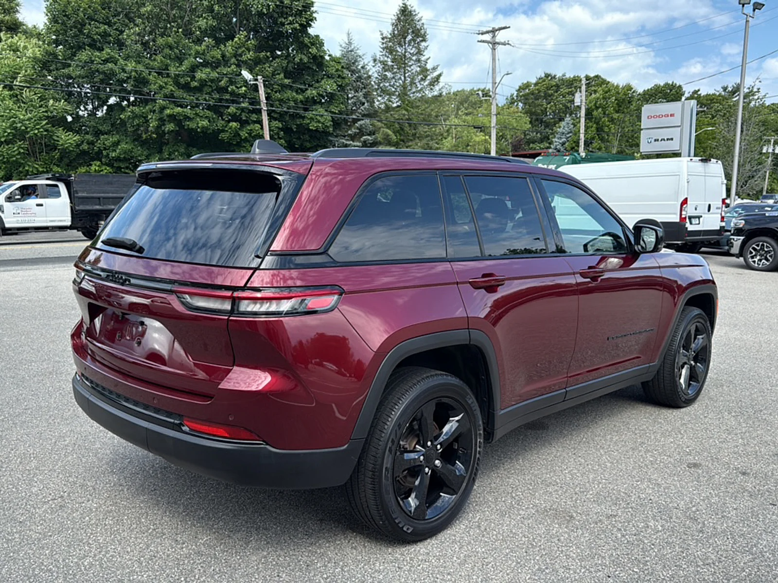 Used 2023 Velvet Red Pearlcoat Jeep Altitude 4x4 image 5