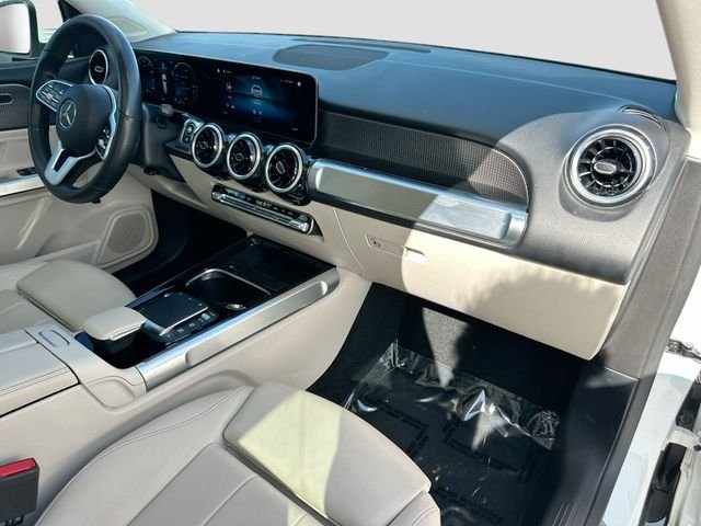 Used 2021 White Mercedes-Benz GLB 250 image 29
